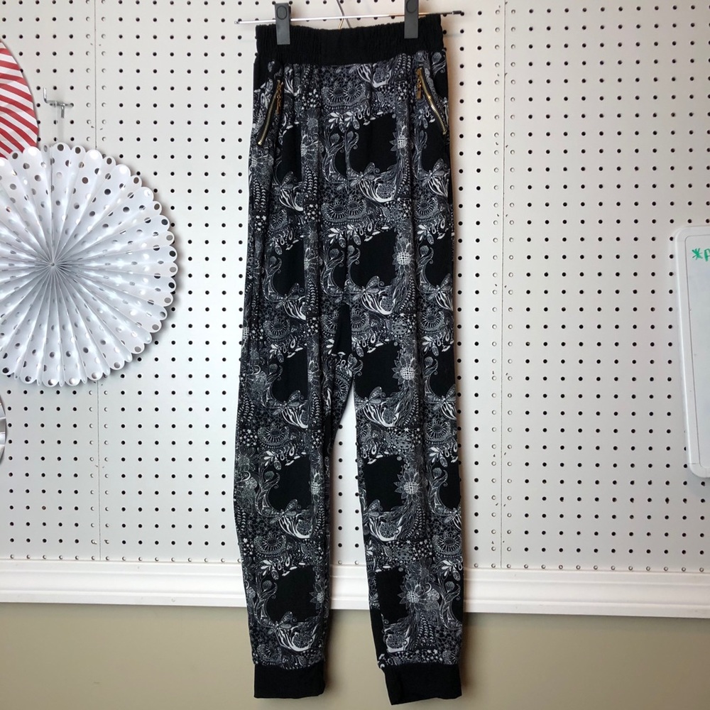 LA12ST Joggers Floral Athleisure